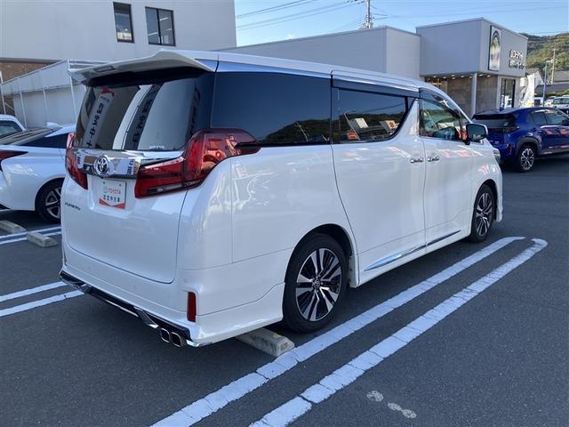 とりある広々とした車内空間は、ドライブを始め買い物やレジャーなど、幅広く活躍します。一人でもみんなとでもお出かけを楽しみましょう！