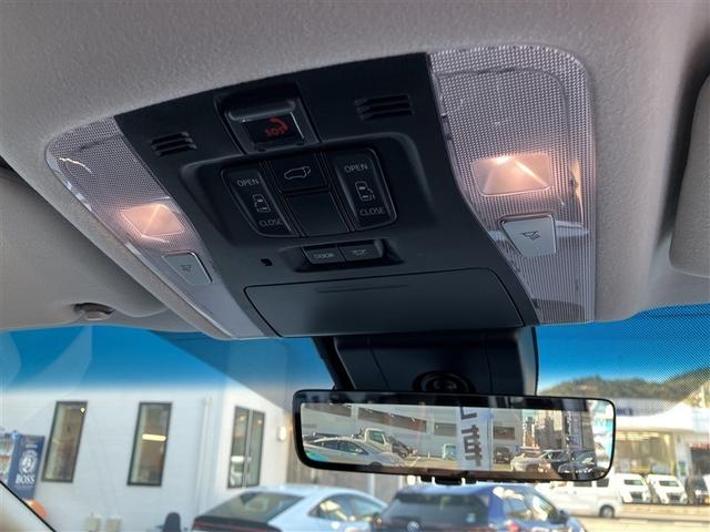 室内外はもちろん、シートを外してニオイの元となるフロアカーペットまで消臭・除菌を実施。中古車を気持ちよくお乗りいただけるクリーニングサービスです。詳細は販売店スタッフまでおたずねください。