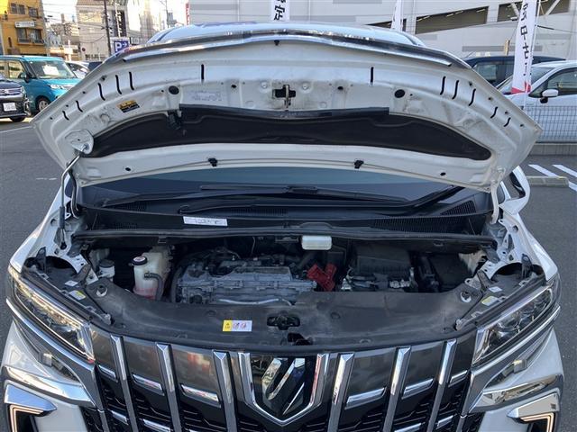 普段はあまり見ないエンジンルーム内も綺麗に仕上げています。見えないところも清潔に保ちたいですよね。