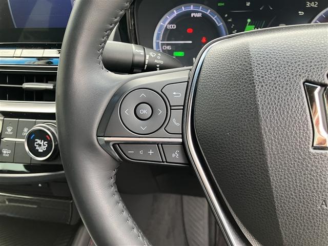 ステアリングスイッチ付き。前方から目を離すことなく操作することが可能です。