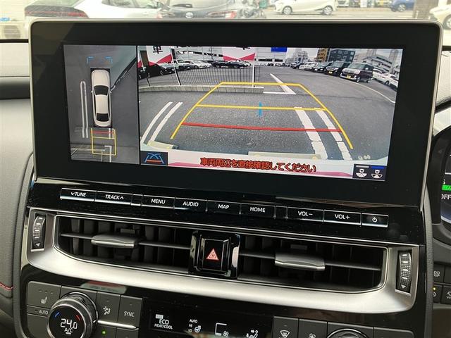 バックカメラが付いているので後方確認が非常にしやすいです。今や運転初心者も熟練者も必須装備！ついていて損はないですね♪