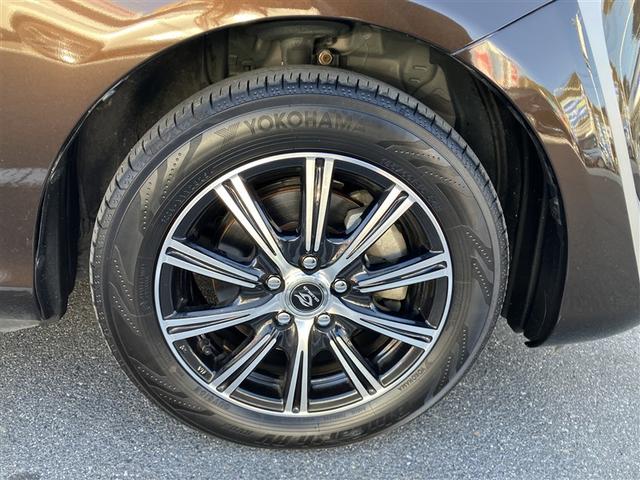 シエンタ ハイブリッドＧ　クエロ　フルセグ　メモリーナビ　ＤＶＤ再生　後席モニター　バックカメラ　衝突被害軽減システム　ＥＴＣ　両側電動スライド　ＬＥＤヘッドランプ　乗車定員７人　３列シート　ワンオーナー（5枚目）