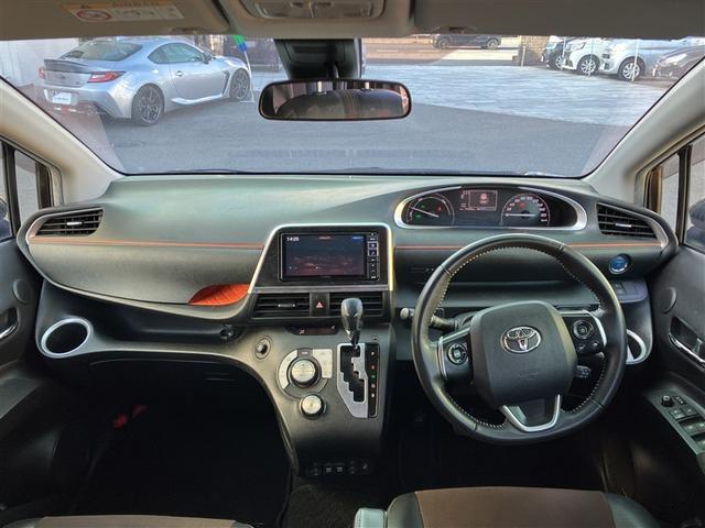 シエンタ ハイブリッドＧ　クエロ　フルセグ　メモリーナビ　ＤＶＤ再生　後席モニター　バックカメラ　衝突被害軽減システム　ＥＴＣ　両側電動スライド　ＬＥＤヘッドランプ　乗車定員７人　３列シート　ワンオーナー（17枚目）