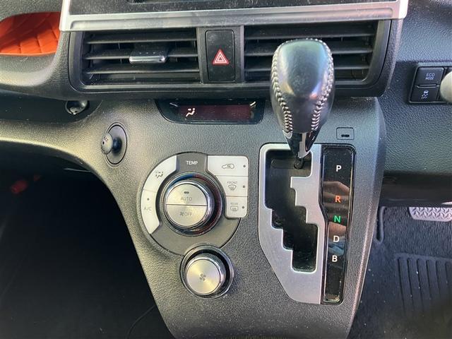 シエンタ ハイブリッドＧ　クエロ　フルセグ　メモリーナビ　ＤＶＤ再生　後席モニター　バックカメラ　衝突被害軽減システム　ＥＴＣ　両側電動スライド　ＬＥＤヘッドランプ　乗車定員７人　３列シート　ワンオーナー（22枚目）