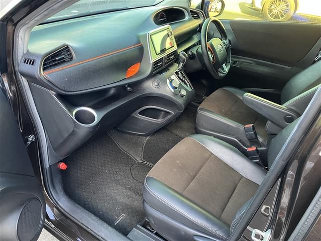 シエンタ ハイブリッドＧ　クエロ　フルセグ　メモリーナビ　ＤＶＤ再生　後席モニター　バックカメラ　衝突被害軽減システム　ＥＴＣ　両側電動スライド　ＬＥＤヘッドランプ　乗車定員７人　３列シート　ワンオーナー（33枚目）