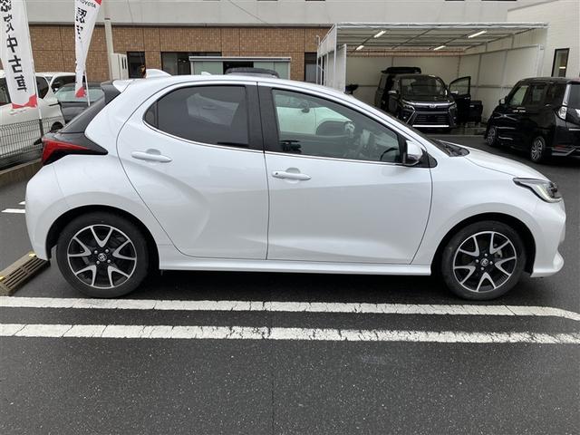 ヤリス ハイブリッドＺ　バックカメラ　衝突被害軽減システム　ＥＴＣ　ＬＥＤヘッドランプ　ワンオーナー（4枚目）