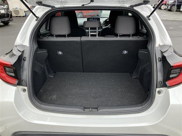 ヤリス ハイブリッドＺ　バックカメラ　衝突被害軽減システム　ＥＴＣ　ＬＥＤヘッドランプ　ワンオーナー（10枚目）