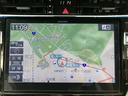 純正ナビを装備。タッチパネル式で使いやすく、お出かけもラクラクです。