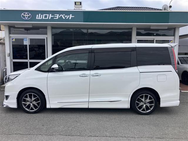 エスクァイア Gi フルセグ メモリーナビ DVD再生 後席モニター バックカメラ 衝突被害軽減システム ETC ドラレコ 両側電動スライド LEDヘッドランプ 乗車定員7人 3列シート ワンオーナー フルエアロ(4枚目)