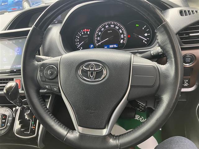 エスクァイア Gi フルセグ メモリーナビ DVD再生 後席モニター バックカメラ 衝突被害軽減システム ETC ドラレコ 両側電動スライド LEDヘッドランプ 乗車定員7人 3列シート ワンオーナー フルエアロ(9枚目)