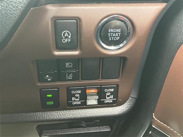 エスクァイア Gi フルセグ メモリーナビ DVD再生 後席モニター バックカメラ 衝突被害軽減システム ETC ドラレコ 両側電動スライド LEDヘッドランプ 乗車定員7人 3列シート ワンオーナー フルエアロ(15枚目)