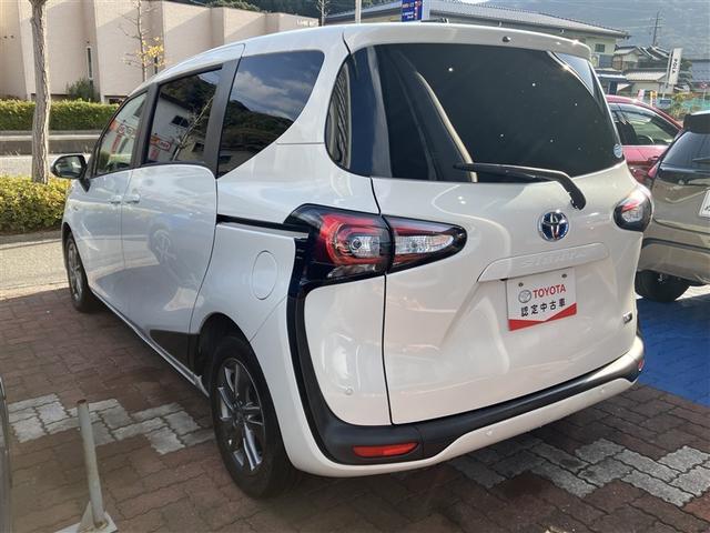 シエンタ ハイブリッドＧ　クエロ　フルセグ　メモリーナビ　ＤＶＤ再生　後席モニター　バックカメラ　衝突被害軽減システム　ＥＴＣ　両側電動スライド　ＬＥＤヘッドランプ　ウオークスルー　乗車定員７人　３列シート　ワンオーナー（3枚目）