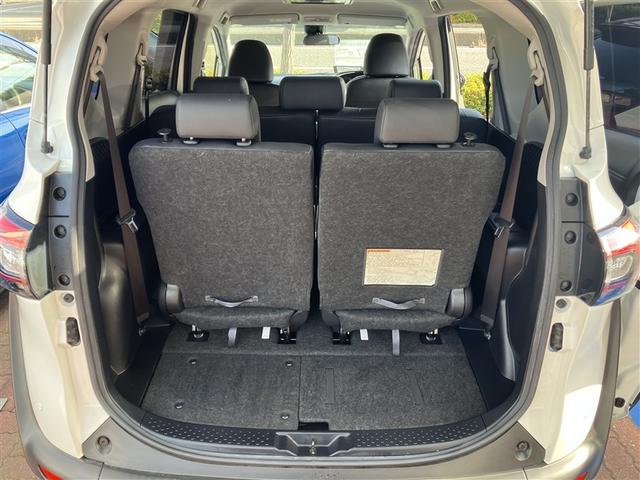 シエンタ ハイブリッドＧ　クエロ　フルセグ　メモリーナビ　ＤＶＤ再生　後席モニター　バックカメラ　衝突被害軽減システム　ＥＴＣ　両側電動スライド　ＬＥＤヘッドランプ　ウオークスルー　乗車定員７人　３列シート　ワンオーナー（10枚目）