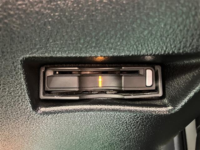 シエンタ ハイブリッドＧ　クエロ　フルセグ　メモリーナビ　ＤＶＤ再生　後席モニター　バックカメラ　衝突被害軽減システム　ＥＴＣ　両側電動スライド　ＬＥＤヘッドランプ　ウオークスルー　乗車定員７人　３列シート　ワンオーナー（25枚目）