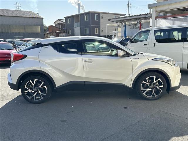 Ｃ－ＨＲ Ｇ　フルセグ　メモリーナビ　ＤＶＤ再生　バックカメラ　衝突被害軽減システム　ＥＴＣ　ワンオーナー　アイドリングストップ　ブラインドスポットモニター　シートヒーター（4枚目）