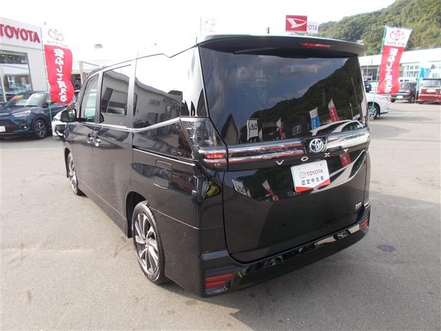 ヴォクシー ハイブリッドS-Z フルセグ メモリーナビ DVD再生 バックカメラ 衝突被害軽減システム ETC 両側電動スライド LEDヘッドランプ 乗車定員7人 3列シート ワンオーナー(3枚目)