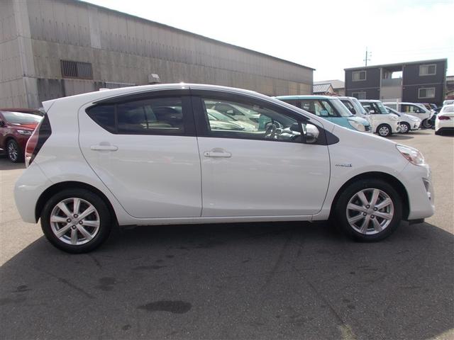 アクア Ｇ　フルセグ　メモリーナビ　ＤＶＤ再生　バックカメラ　衝突被害軽減システム　ＥＴＣ　ドラレコ（3枚目）