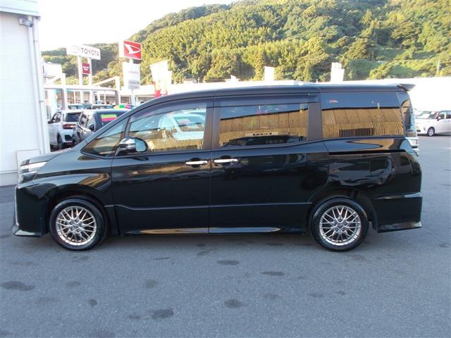 ヴォクシー ハイブリッドZS 煌 フルセグ メモリーナビ DVD再生 バックカメラ 衝突被害軽減システム ETC 両側電動スライド LEDヘッドランプ 乗車定員7人 3列シート ワンオーナー(2枚目)