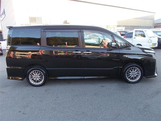 ヴォクシー ハイブリッドZS 煌 フルセグ メモリーナビ DVD再生 バックカメラ 衝突被害軽減システム ETC 両側電動スライド LEDヘッドランプ 乗車定員7人 3列シート ワンオーナー(6枚目)