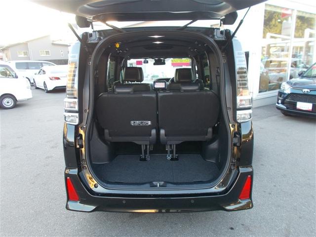 ヴォクシー ハイブリッドZS 煌 フルセグ メモリーナビ DVD再生 バックカメラ 衝突被害軽減システム ETC 両側電動スライド LEDヘッドランプ 乗車定員7人 3列シート ワンオーナー(16枚目)