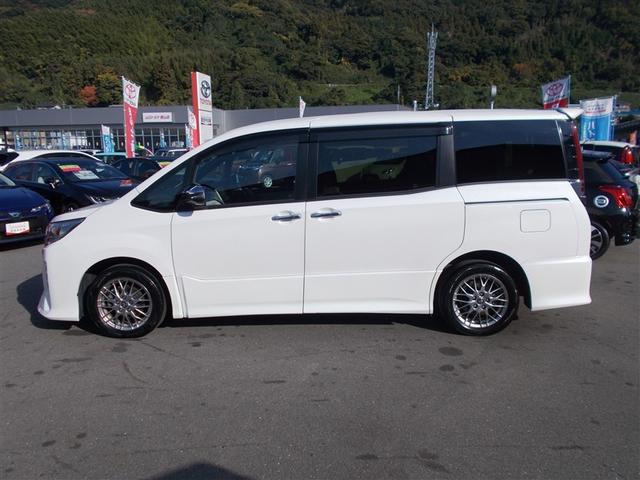 ノア ハイブリッドSi ダブルバイビーIII フルセグ メモリーナビ DVD再生 後席モニター バックカメラ 衝突被害軽減システム ETC ドラレコ 両側電動スライド LEDヘッドランプ 乗車定員7人 3列シート ワンオーナー(2枚目)