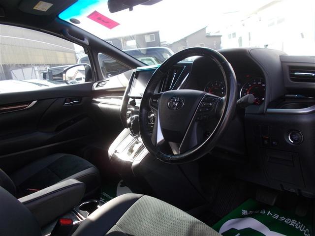 アルファード ２．５Ｓ　タイプゴールド　フルセグ　メモリーナビ　ＤＶＤ再生　後席モニター　バックカメラ　衝突被害軽減システム　ＥＴＣ　両側電動スライド　ＬＥＤヘッドランプ　乗車定員７人　３列シート　ワンオーナー（13枚目）