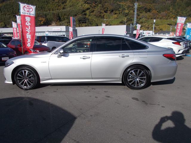 クラウンハイブリッド Ｓ　Ｃパッケージ　衝突被害軽減システム／シートヒーター／ステアリングヒーター／ナビ／バックモニター／ワンオーナー（2枚目）