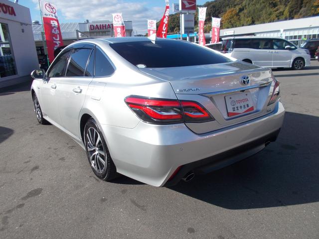 クラウンハイブリッド Ｓ　Ｃパッケージ　衝突被害軽減システム／シートヒーター／ステアリングヒーター／ナビ／バックモニター／ワンオーナー（3枚目）