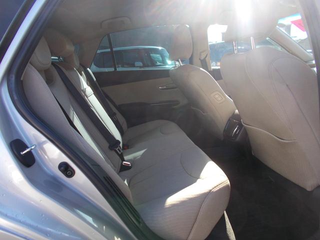 クラウンハイブリッド Ｓ　Ｃパッケージ　衝突被害軽減システム／シートヒーター／ステアリングヒーター／ナビ／バックモニター／ワンオーナー（14枚目）