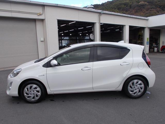 アクア Ｓスタイルブラック　衝突被害軽減システム　フルセグナビ　バックカメラ　ＥＴＣ　ワンオーナー（4枚目）