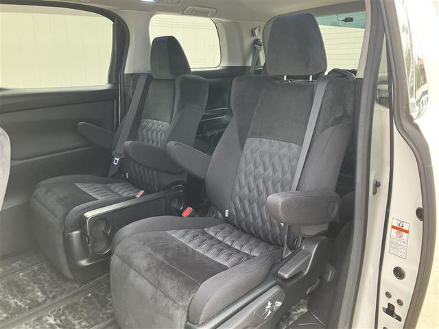 アルファード 2.5S フルセグ メモリーナビ DVD再生 後席モニター バックカメラ 衝突被害軽減システム ETC ドラレコ 両側電動スライド LEDヘッドランプ 乗車定員7人 3列シート ワンオーナー(17枚目)