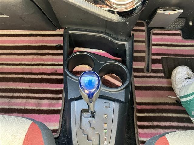 アクア Ｓ　ワンセグ　メモリーナビ　バックカメラ　衝突被害軽減システム　ＥＴＣ　ワンオーナー（7枚目）