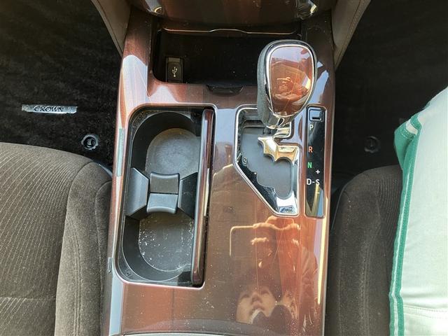 クラウンハイブリッド ロイヤルサルーン　フルセグ　ＨＤＤナビ　バックカメラ　ＥＴＣ　ドラレコ　ＬＥＤヘッドランプ（9枚目）