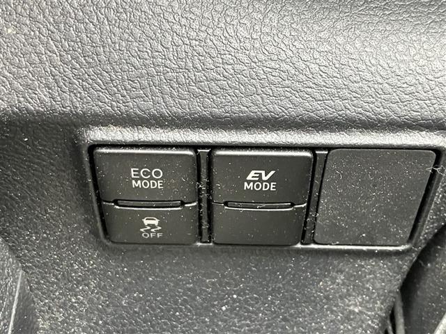 シエンタ ハイブリッドＧ　クエロ　フルセグ　メモリーナビ　ＤＶＤ再生　バックカメラ　衝突被害軽減システム　ＥＴＣ　ドラレコ　両側電動スライド　ＬＥＤヘッドランプ　乗車定員７人　３列シート　ワンオーナー（7枚目）