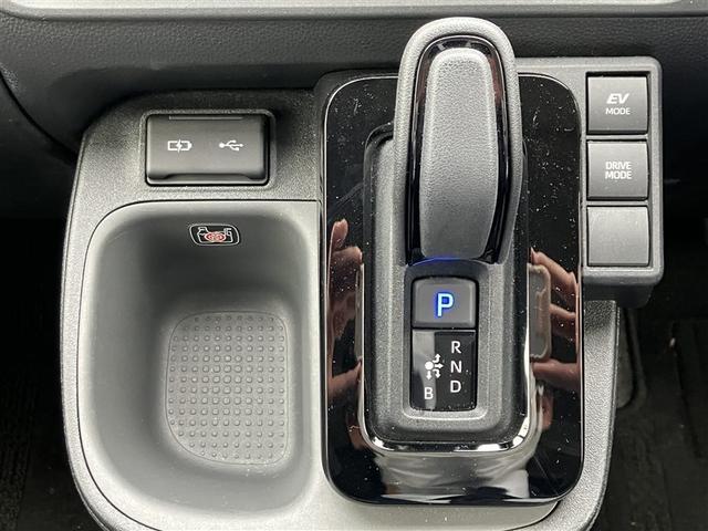 シエンタ ハイブリッドＺ　バックカメラ　衝突被害軽減システム　ＥＴＣ　両側電動スライド　ＬＥＤヘッドランプ　ワンオーナー（7枚目）