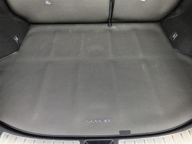 ハリアーハイブリッド プログレス　メタル　アンド　レザーパッケージ　革シート　４ＷＤ　フルセグ　メモリーナビ　ＤＶＤ再生　バックカメラ　衝突被害軽減システム　ＥＴＣ　ドラレコ　ＬＥＤヘッドランプ　ワンオーナー（35枚目）