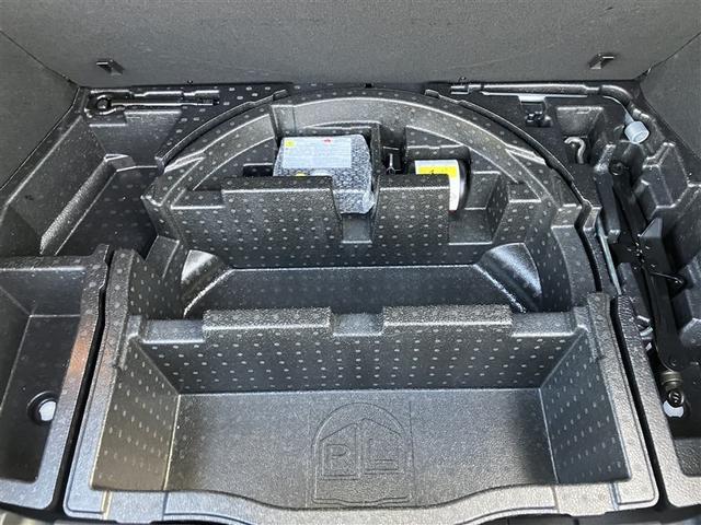 Ｃ－ＨＲ Ｓ　フルセグ　メモリーナビ　ＤＶＤ再生　バックカメラ　衝突被害軽減システム　ＥＴＣ　ドラレコ　ワンオーナー（32枚目）