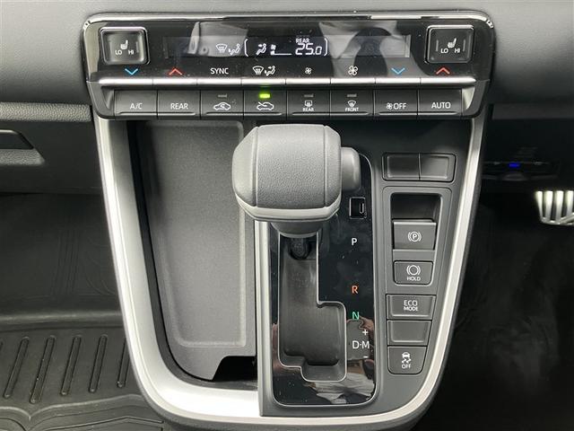 ヴォクシー Ｓ－Ｚ　ＤＶＤ再生　後席モニター　バックカメラ　衝突被害軽減システム　ＥＴＣ　両側電動スライド　ＬＥＤヘッドランプ　乗車定員７人　３列シート　ワンオーナー（6枚目）