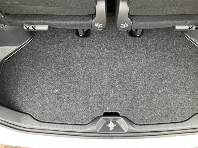 ヴォクシー Ｓ－Ｚ　ＤＶＤ再生　後席モニター　バックカメラ　衝突被害軽減システム　ＥＴＣ　両側電動スライド　ＬＥＤヘッドランプ　乗車定員７人　３列シート　ワンオーナー（32枚目）