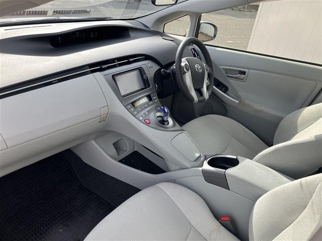 プリウス Ｓ　フルセグ　メモリーナビ　ＤＶＤ再生　バックカメラ　ＬＥＤヘッドランプ　ワンオーナー（13枚目）