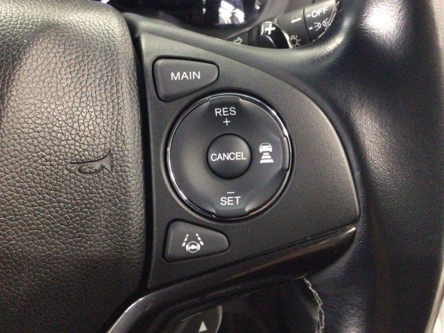 ヴェゼル ＲＳ・ホンダセンシング　ＬＥＤ・フルセグ・メモリナビ・バックカメラ・シートヒーター・純正ＡＷ・ＥＴＣ　盗難防止　バックモニター　１オーナー　サイドエアバック　スマ－トキ－　ＬＥＤライト　地デジＴＶ　フルオートエアコン　ＤＶＤ（5枚目）