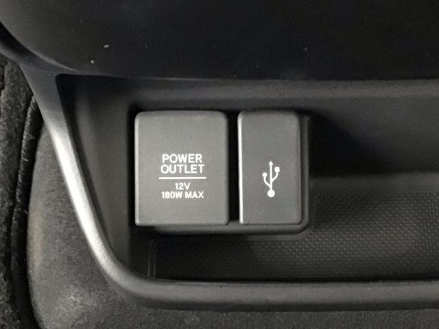 フリード+ クロスターブラックスタイル デモカーUP・LED・フルセグ・メモリナビ・バックカメラ・両側電動ドア・ETC サイドエアバック 地デジフルセグ DVD 前後誤発進抑制 シートヒーター 両側電動スライドドア 助手席エアバッグ(11枚目)