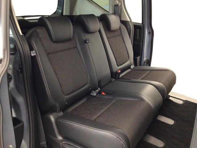 フリード+ クロスターブラックスタイル デモカーUP・LED・フルセグ・メモリナビ・バックカメラ・両側電動ドア・ETC サイドエアバック 地デジフルセグ DVD 前後誤発進抑制 シートヒーター 両側電動スライドドア 助手席エアバッグ(14枚目)