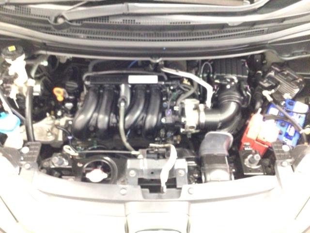 フリード B スマートキー・メモリナビ・バックカメラ・オートエアコン・ドアバイザー・ETC アイドリングストップ 3列シート ABS WエアB 横滑り防止機能 キーフリー スマキー ウォークスルー ナビTV(20枚目)