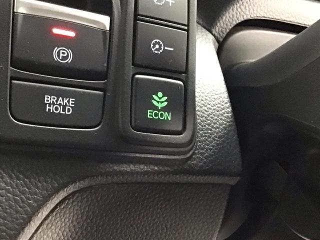 N-BOXカスタム Lターボ LED・フルセグ・メモリナビ・バックカメラ・純正AW・シートヒーター・ETC 地デジチューナー 衝突軽減ブレーキサポート LEDヘッドライ 1オーナー アイドリングS ターボエンジン PS エアバック(8枚目)