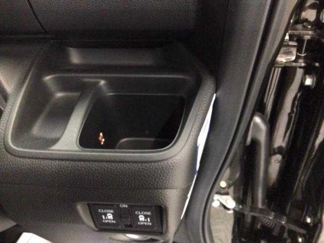 N-BOXカスタム Lターボ LED・フルセグ・メモリナビ・バックカメラ・純正AW・シートヒーター・ETC 地デジチューナー 衝突軽減ブレーキサポート LEDヘッドライ 1オーナー アイドリングS ターボエンジン PS エアバック(24枚目)