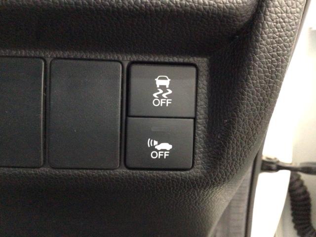 フィットハイブリッド Ｌパッケージ　ＬＥＤ・フルセグ・メモリナビ・バックカメラ・純正ＡＷ・スマートキー・ＥＴＣ　１オーナ　ナビ＆ＴＶ　地デジフルセグＴＶ　サイドエアバック　ＤＶＤ再生　ＥＣＯＮ　オートクルーズコントロール　イモビライザー（7枚目）