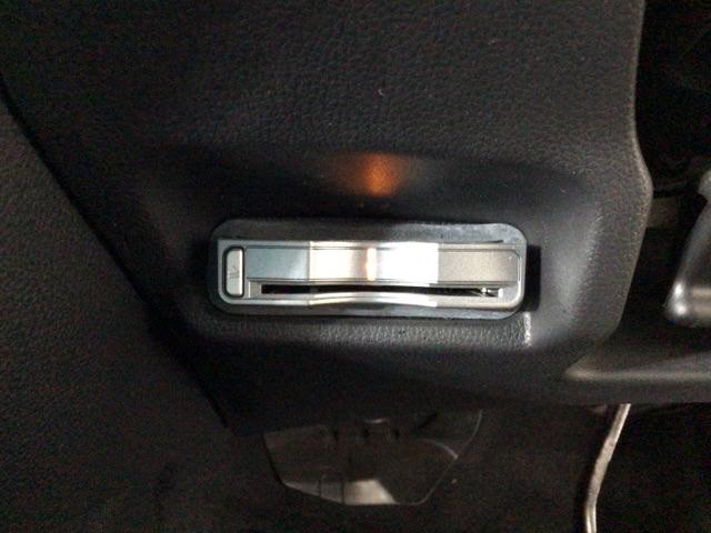 フィットハイブリッド Ｌパッケージ　ＬＥＤ・フルセグ・メモリナビ・バックカメラ・純正ＡＷ・スマートキー・ＥＴＣ　１オーナ　ナビ＆ＴＶ　地デジフルセグＴＶ　サイドエアバック　ＤＶＤ再生　ＥＣＯＮ　オートクルーズコントロール　イモビライザー（9枚目）