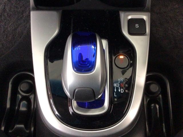 フィットハイブリッド Ｌパッケージ　ＬＥＤ・フルセグ・メモリナビ・バックカメラ・純正ＡＷ・スマートキー・ＥＴＣ　１オーナ　ナビ＆ＴＶ　地デジフルセグＴＶ　サイドエアバック　ＤＶＤ再生　ＥＣＯＮ　オートクルーズコントロール　イモビライザー（24枚目）