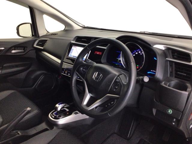 フィットハイブリッド Ｌパッケージ　ＬＥＤ・フルセグ・メモリナビ・バックカメラ・純正ＡＷ・スマートキー・ＥＴＣ　１オーナ　ナビ＆ＴＶ　地デジフルセグＴＶ　サイドエアバック　ＤＶＤ再生　ＥＣＯＮ　オートクルーズコントロール　イモビライザー（31枚目）